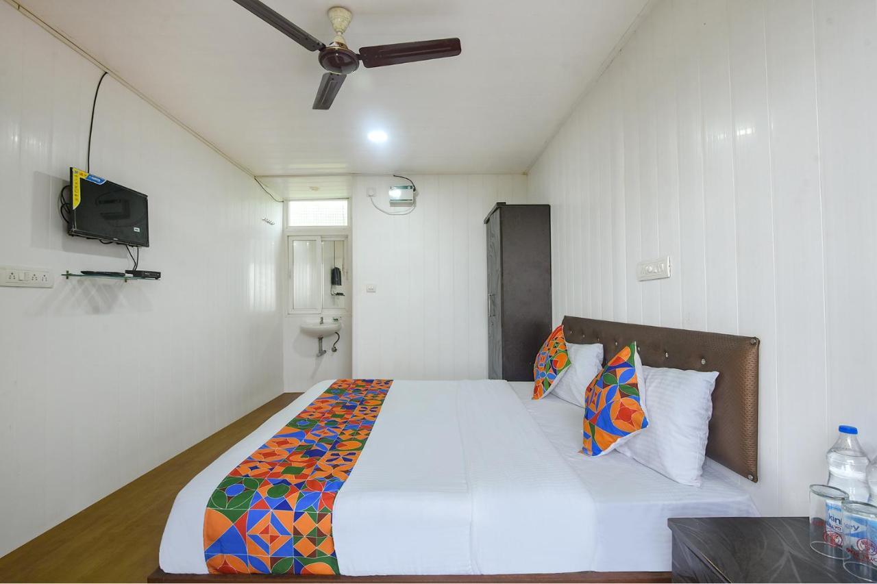 Fabexpress Vincy Palace, Mandrem Beach Hotell Eksteriør bilde